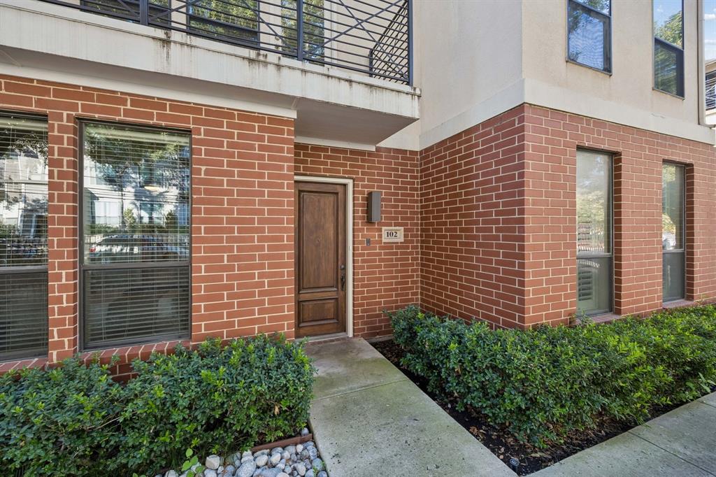 2606 Shelby Avenue 102