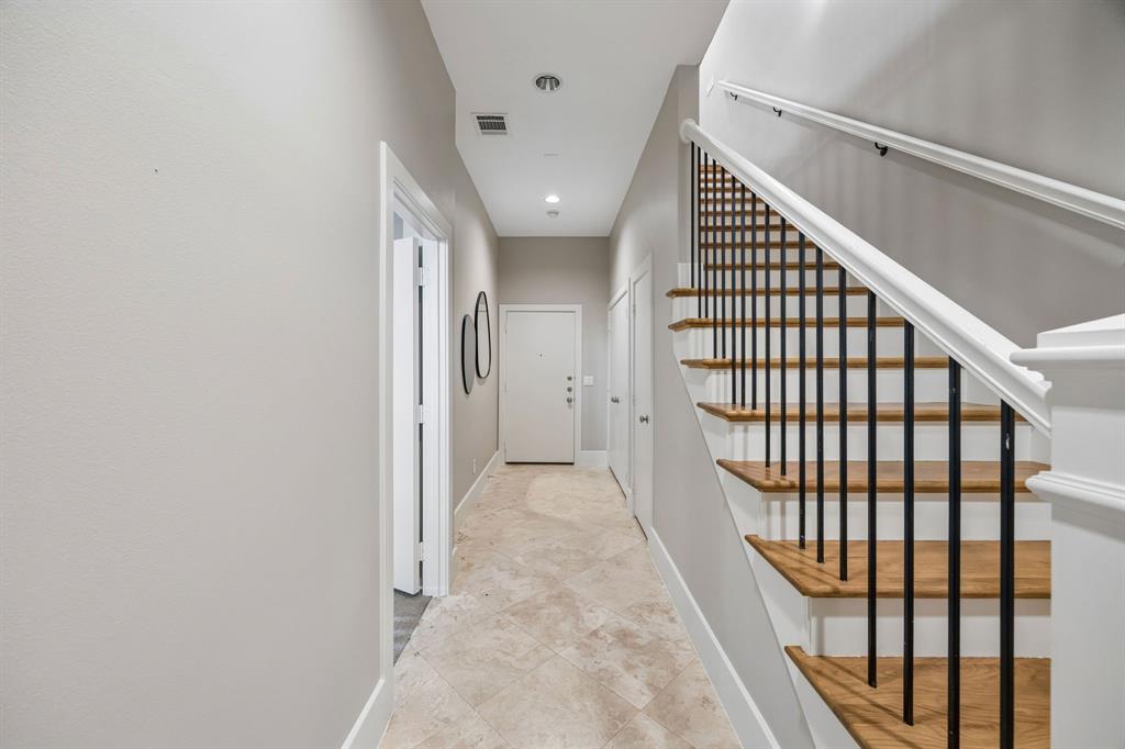 2606 Shelby Avenue 102
