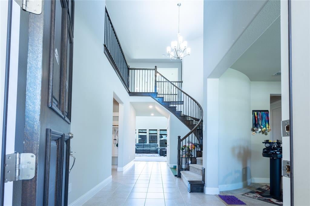 2541 Canary Grass Lane