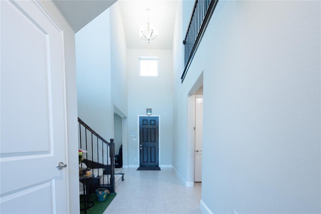 2541 Canary Grass Lane