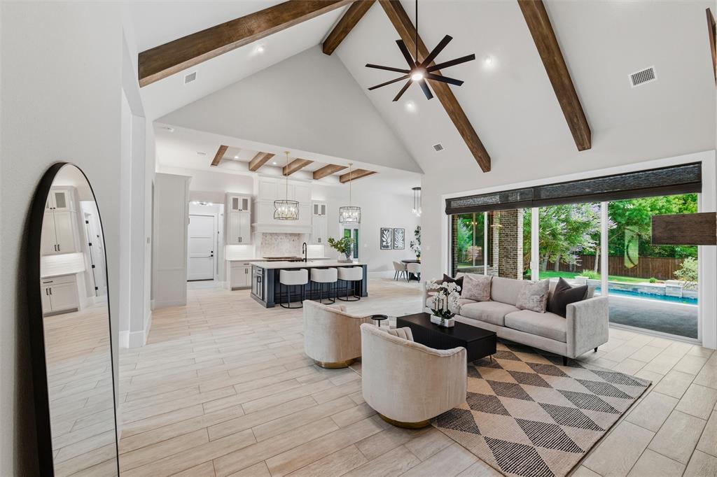 1019 Country Way