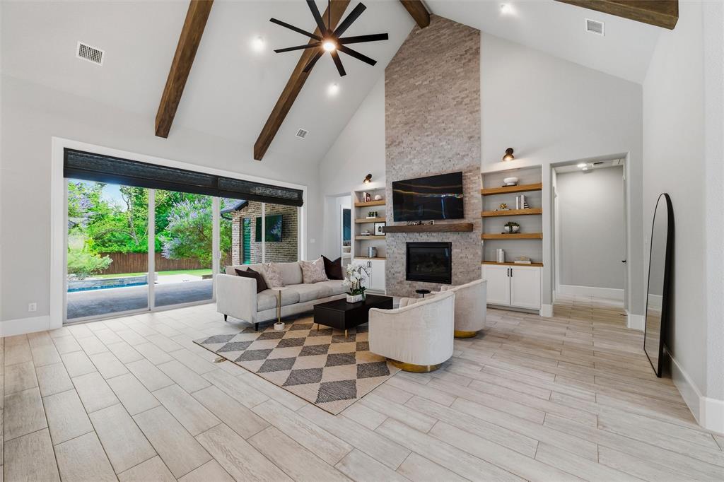 1019 Country Way