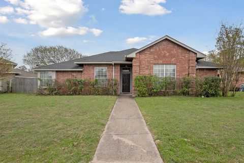 1106 Rosewood Lane Lancaster TX 75146
