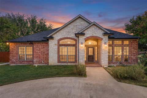 Photo of 1010 Williams Street, Ennis, TX 75119 (MLS # 21354624)