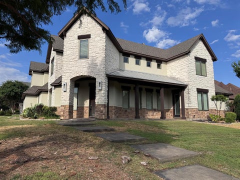 Photo of 1401 Long And Winding Road, Mansfield, TX 76063 (MLS # 21393649)