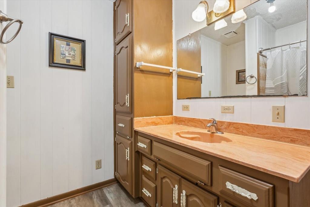 Leuschener C O - Residential