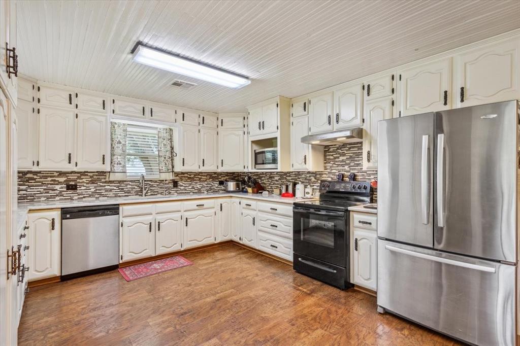 Leuschener C O - Residential