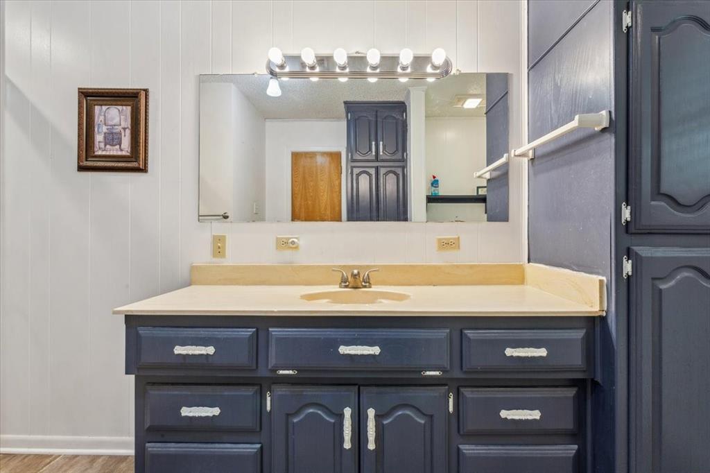 Leuschener C O - Residential