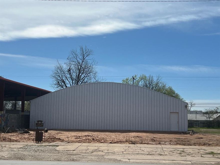 Quonset hut style building - Building needs major upgrades throughout exterior and interior -This property provides prime location and an abundance of  parking - Lot is 143 x 150 (YCAD) - Property taxes are $928 (YCAD)