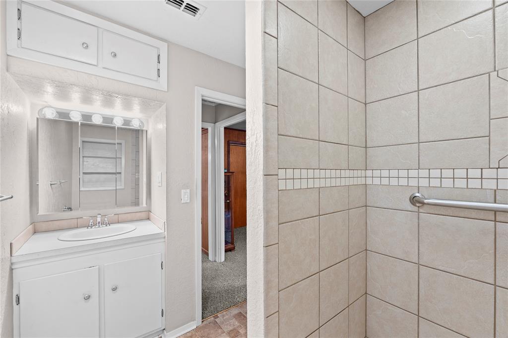 LAKE LYDIA - Residential