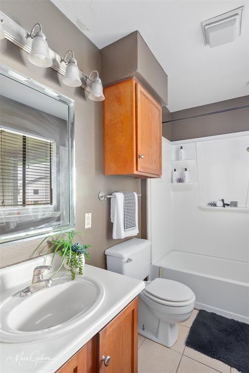 Bossier City, Louisiana 71111, United States, 1 Bedroom Bedrooms, ,2 BathroomsBathrooms,Residential,Contingent,133377