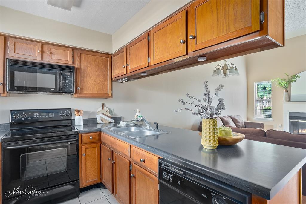 Bossier City, Louisiana 71111, United States, 1 Bedroom Bedrooms, ,2 BathroomsBathrooms,Residential,Contingent,133377