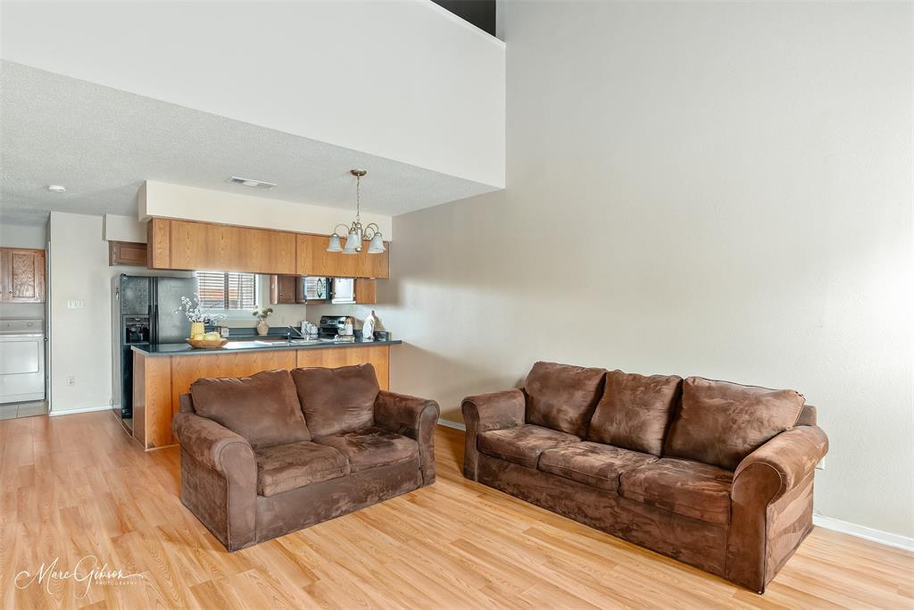 Bossier City, Louisiana 71111, United States, 1 Bedroom Bedrooms, ,2 BathroomsBathrooms,Residential,Contingent,133377