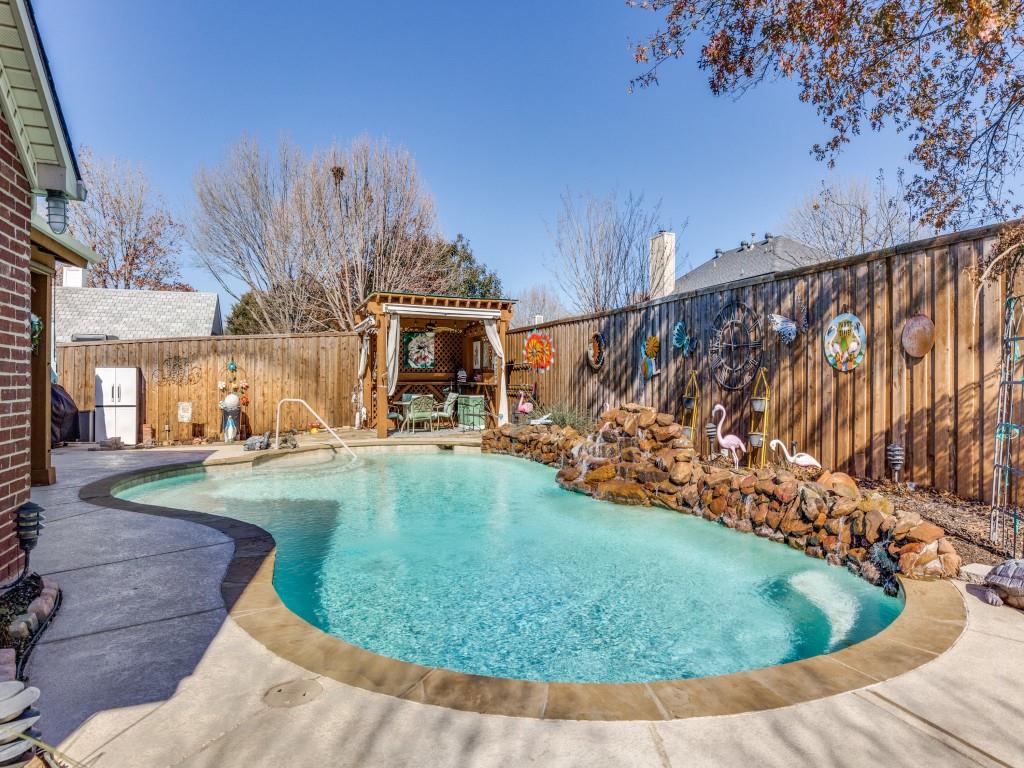 North Richland Hills, Texas 76182, United States, 3 Bedrooms Bedrooms, ,2 BathroomsBathrooms,Residential,Pending,12675