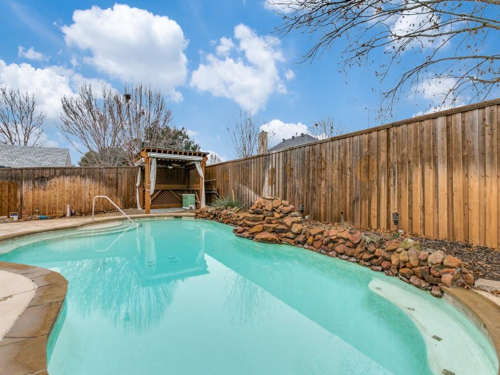 North Richland Hills, Texas 76182, United States, 3 Bedrooms Bedrooms, ,2 BathroomsBathrooms,Residential,Pending,12675