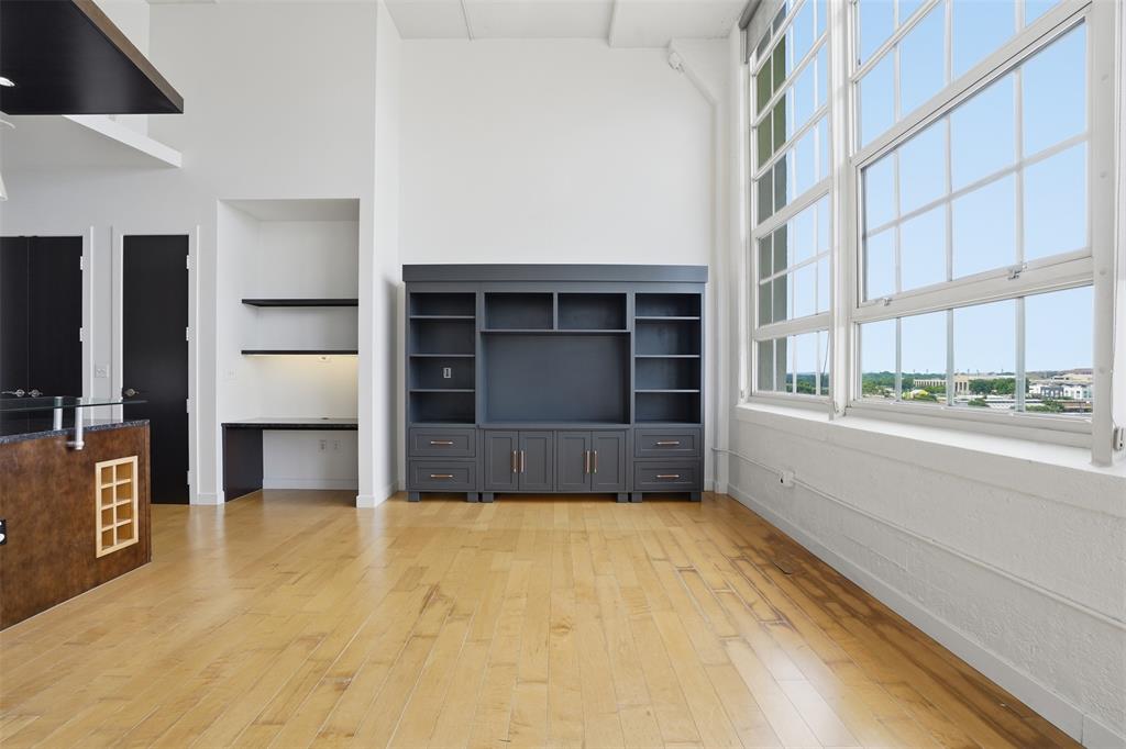 One Montgomery Plaza Residence Condo - Residential