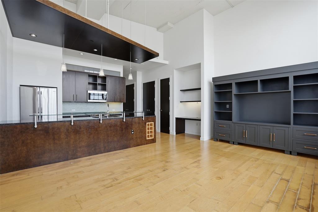 One Montgomery Plaza Residence Condo - Residential