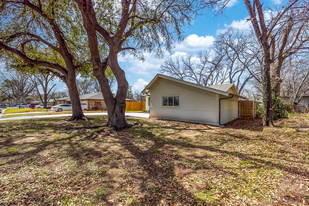 4321 Lynn Terrace