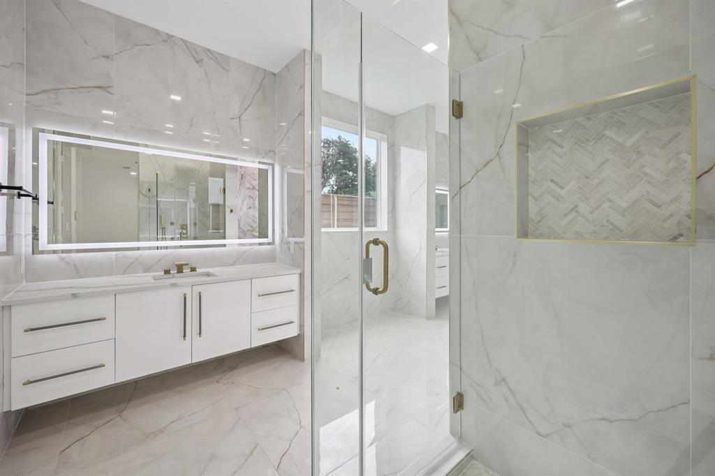 Biglot - Residential