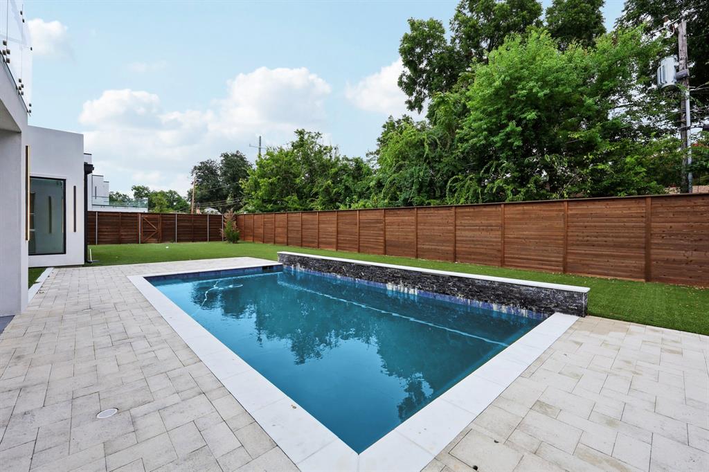 Biglot - Residential