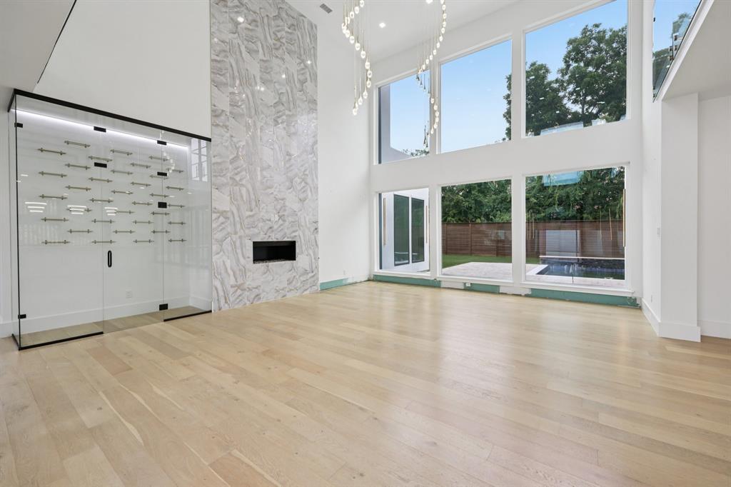 Biglot - Residential