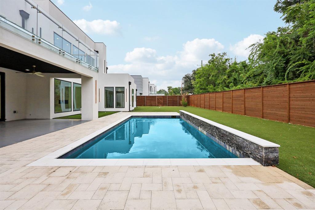 Biglot - Residential