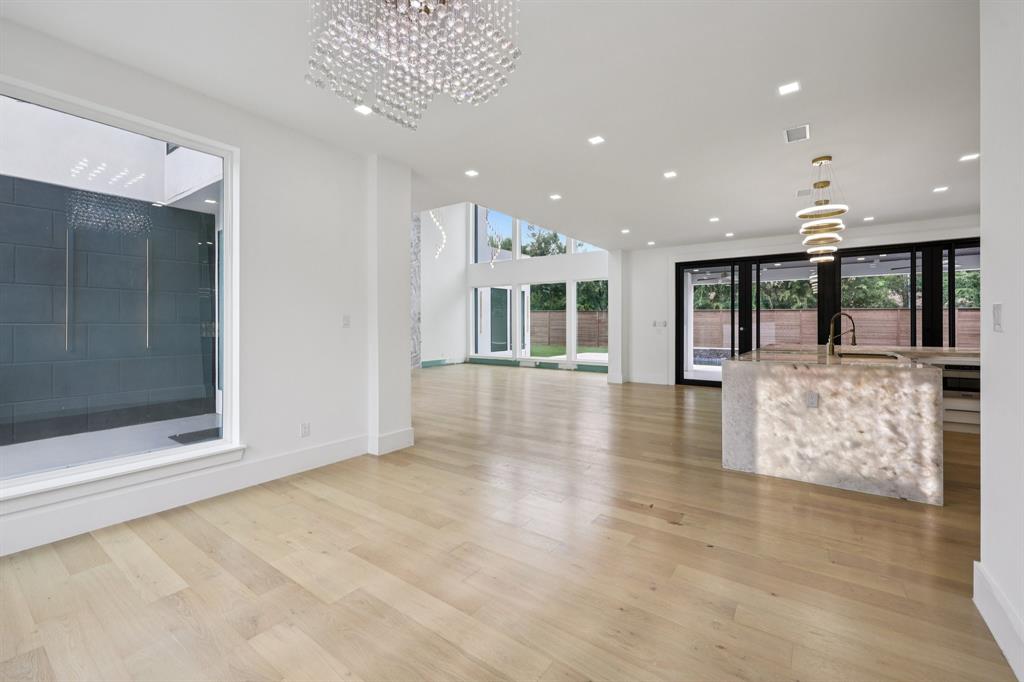 Biglot - Residential