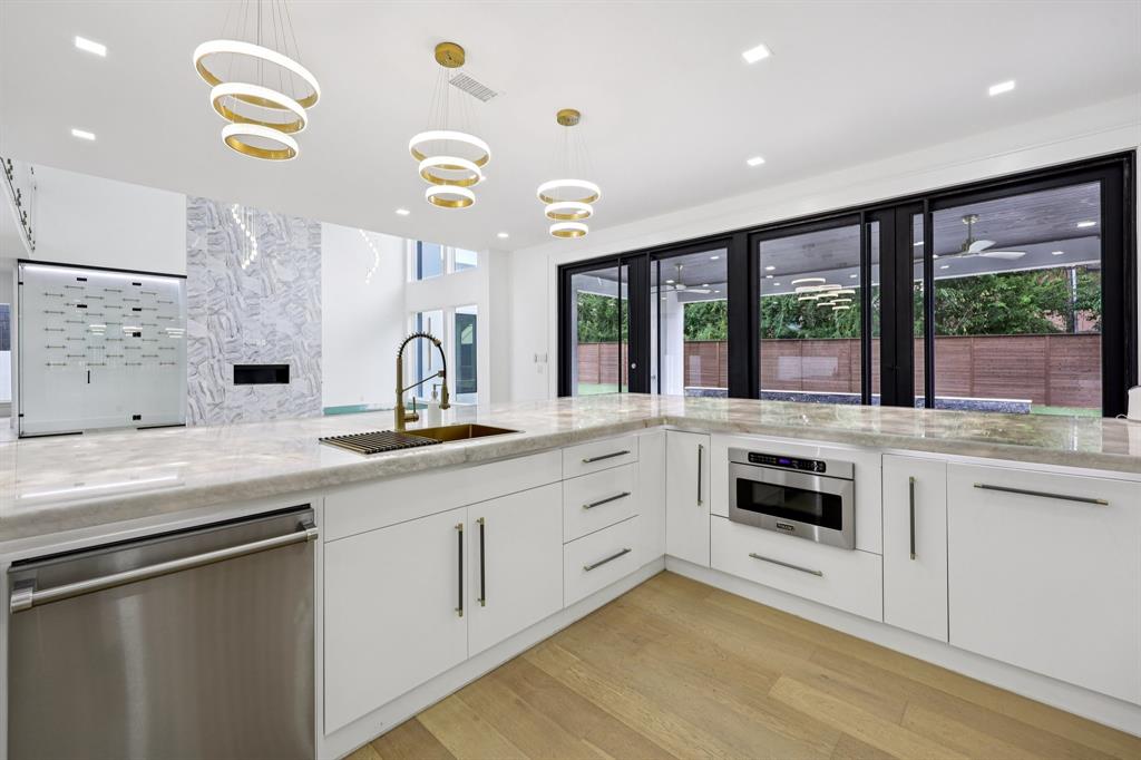 Biglot - Residential