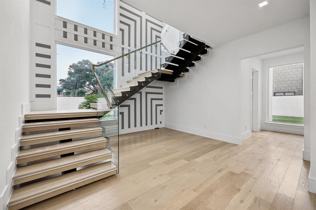 Biglot - Residential