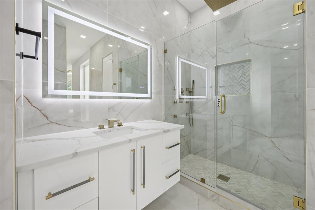 Biglot - Residential