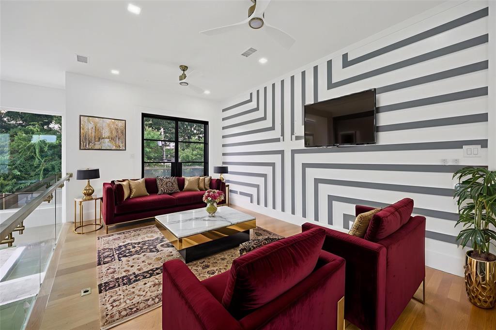6108 Walnut Hill Lane