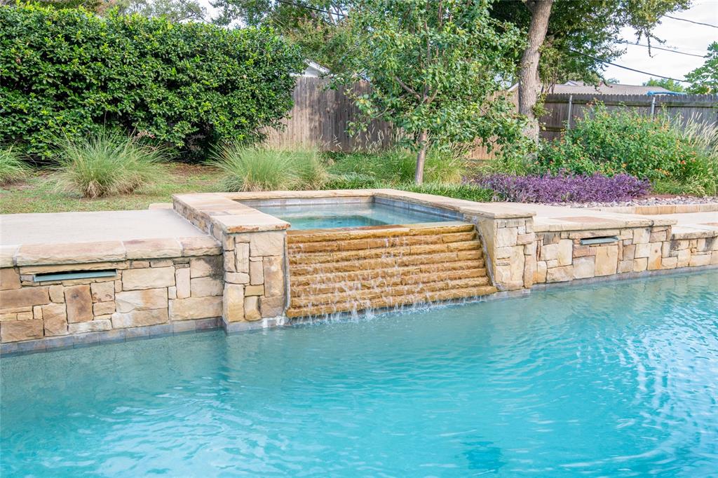 1732 Jeannie Lane