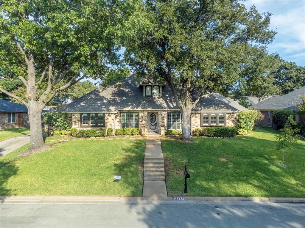 1732 Jeannie Lane
