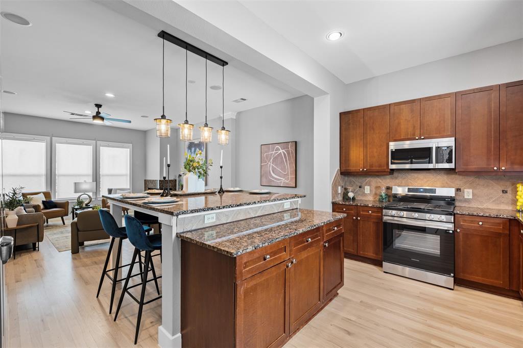 Carreras Twnhms Condo - Residential