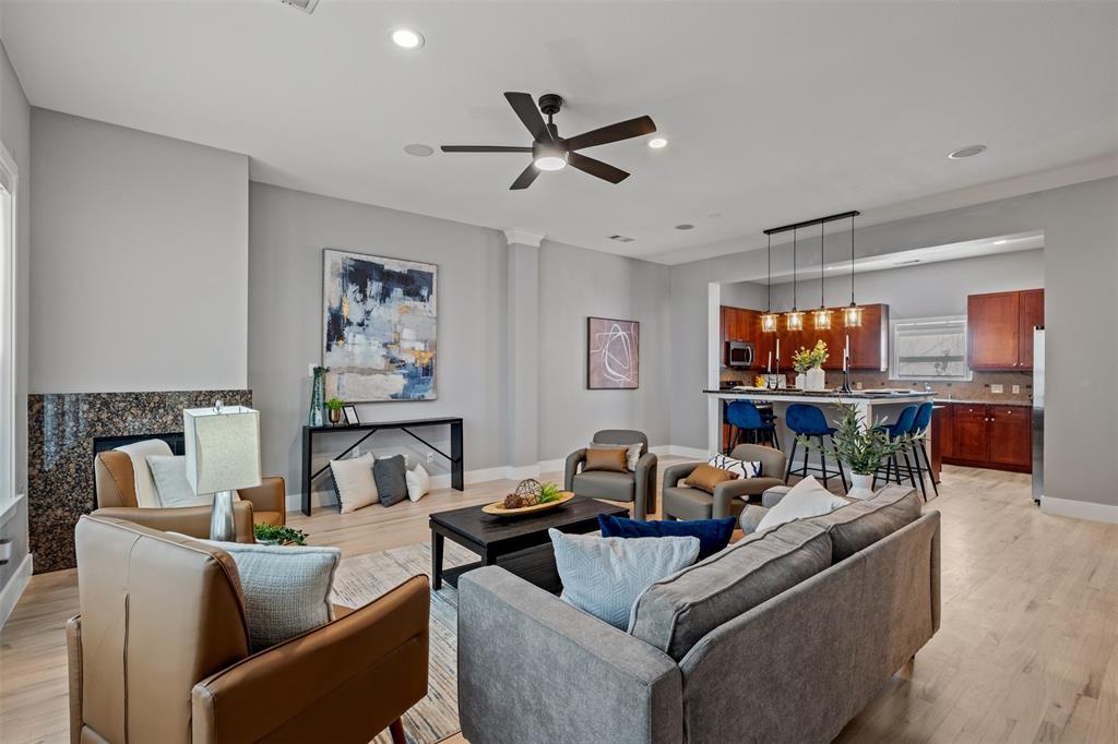 Carreras Twnhms Condo - Residential