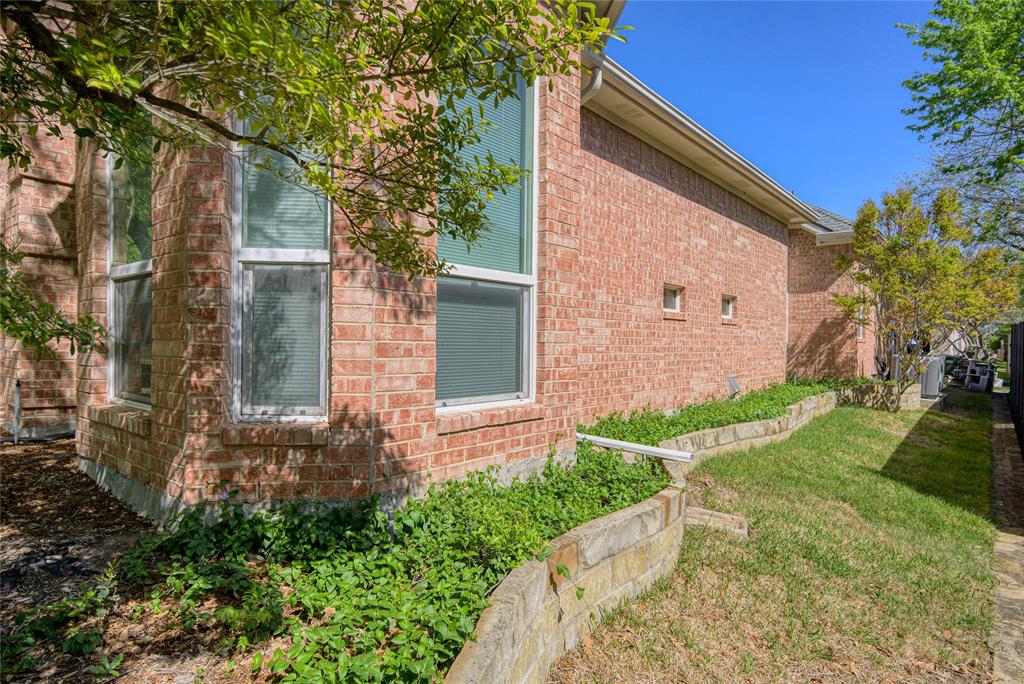 2449 London Drive