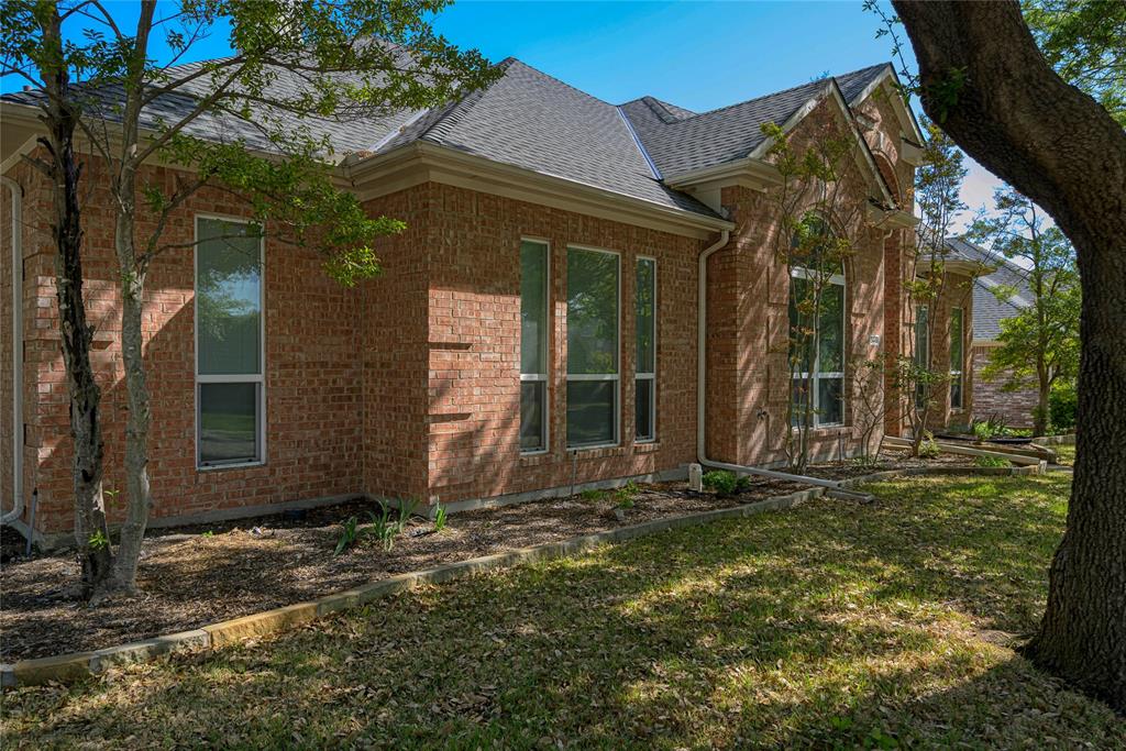 2449 London Drive