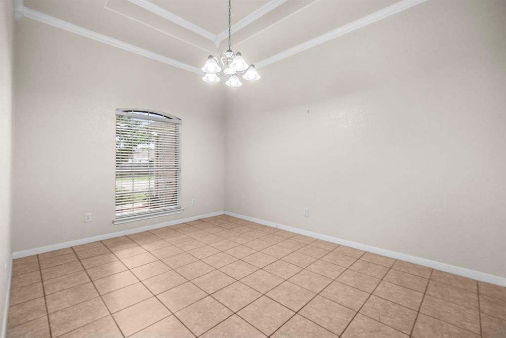 1203 Hummingbird Road