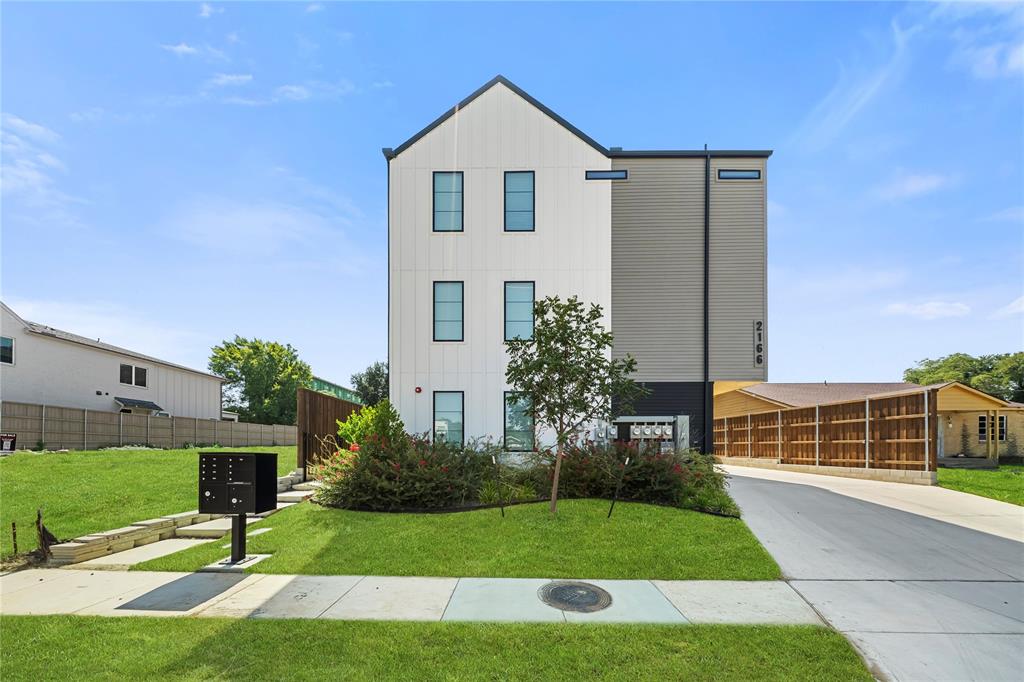2166 Lovedale Avenue 102