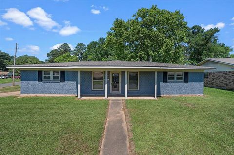 Photo of 9034 Avalon Drive, Shreveport, LA 71118 (MLS # 21258796)