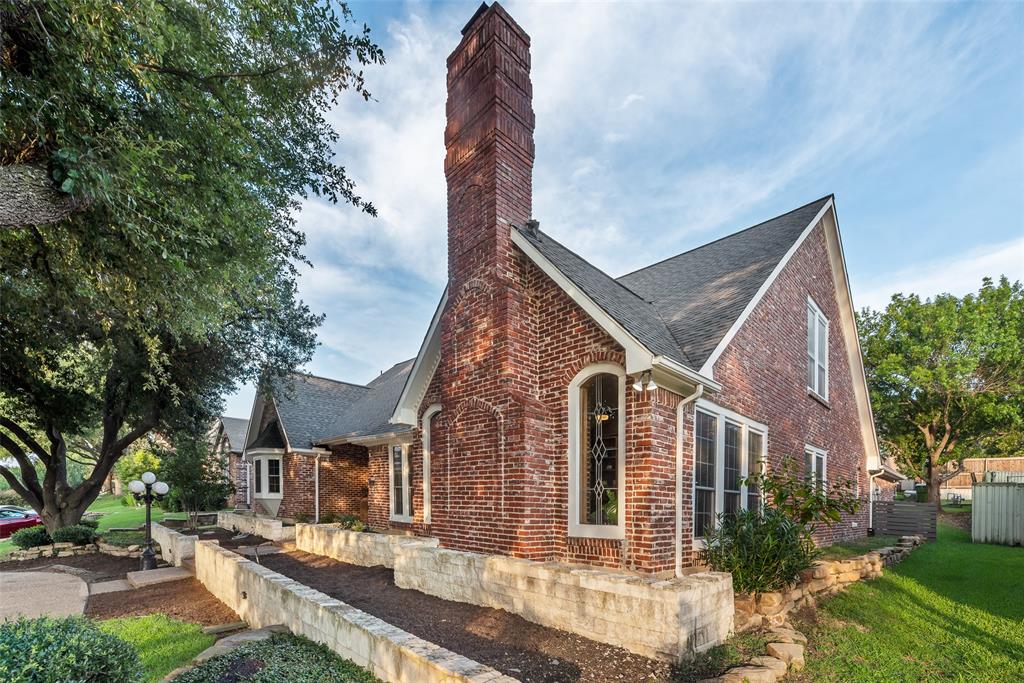 2406 Club Creek Boulevard