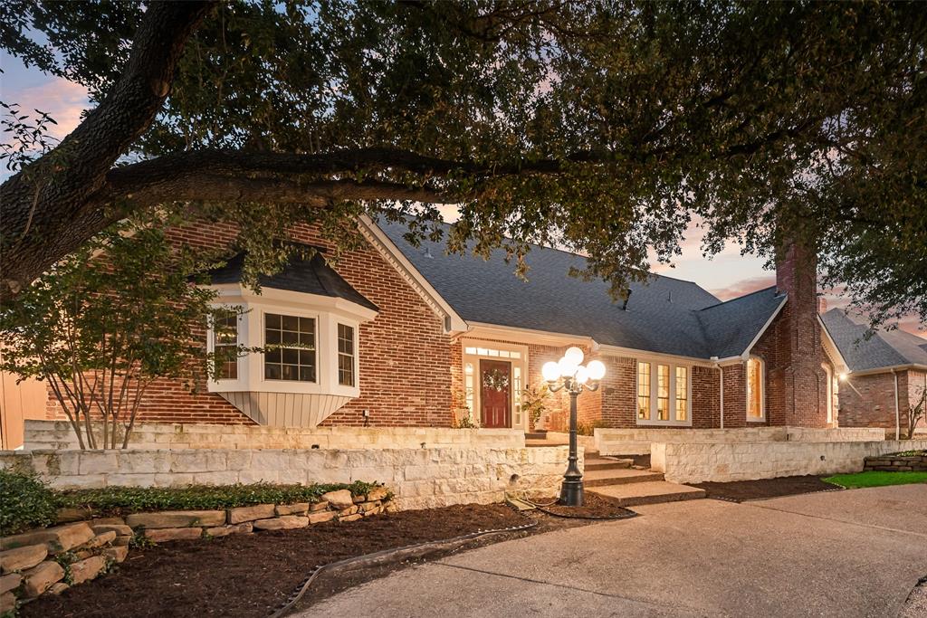 2406 Club Creek Boulevard