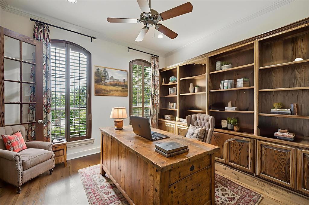 1308 Pecos Trail