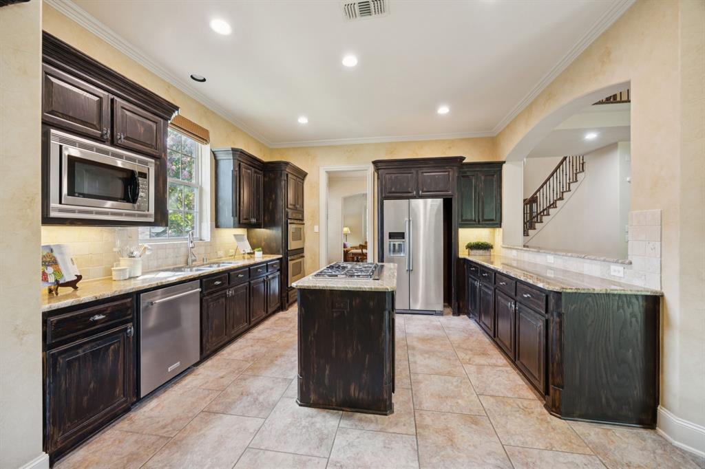 LAKESIDE CROSSING - Residential