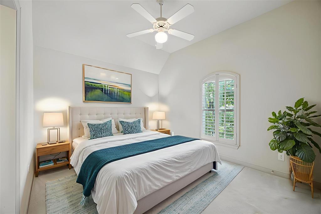 LAKESIDE CROSSING - Residential