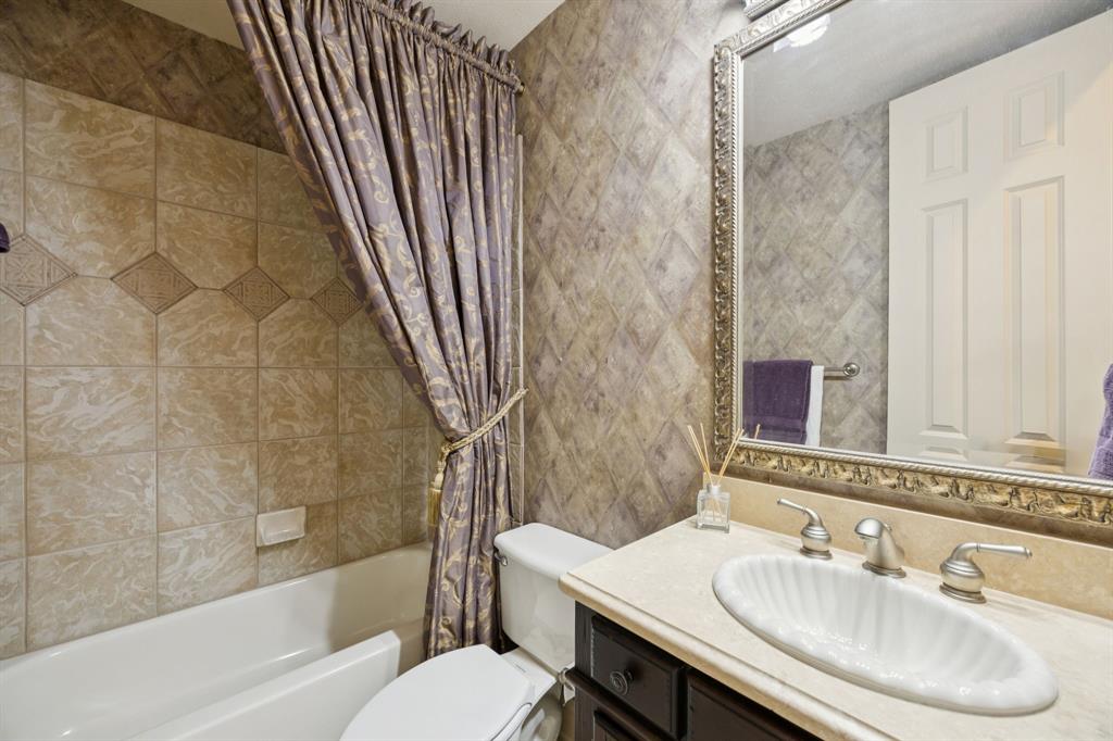 LAKESIDE CROSSING - Residential