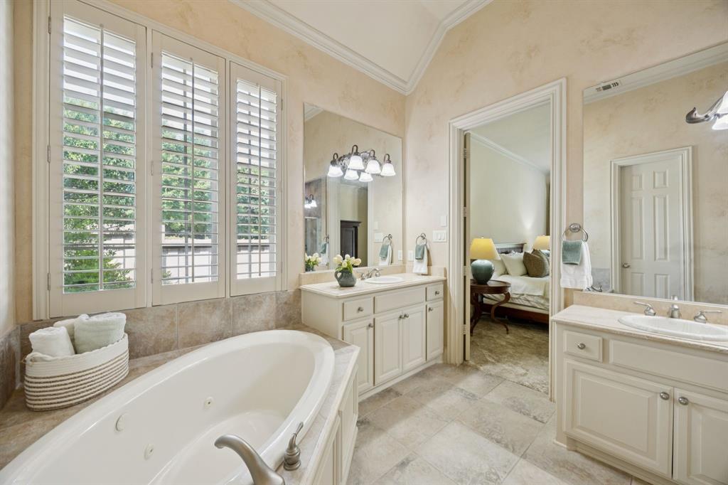 LAKESIDE CROSSING - Residential