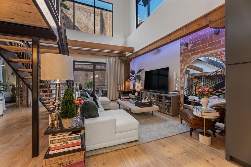 Elm Place Residences - Residential