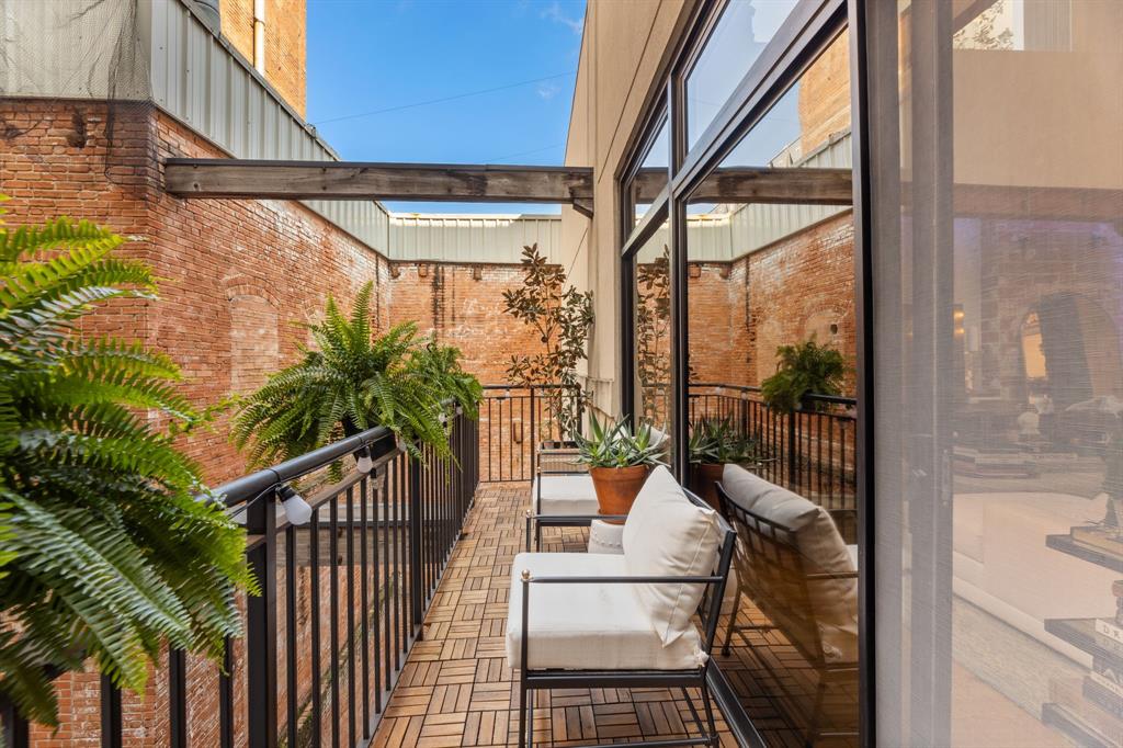 Elm Place Residences - Residential