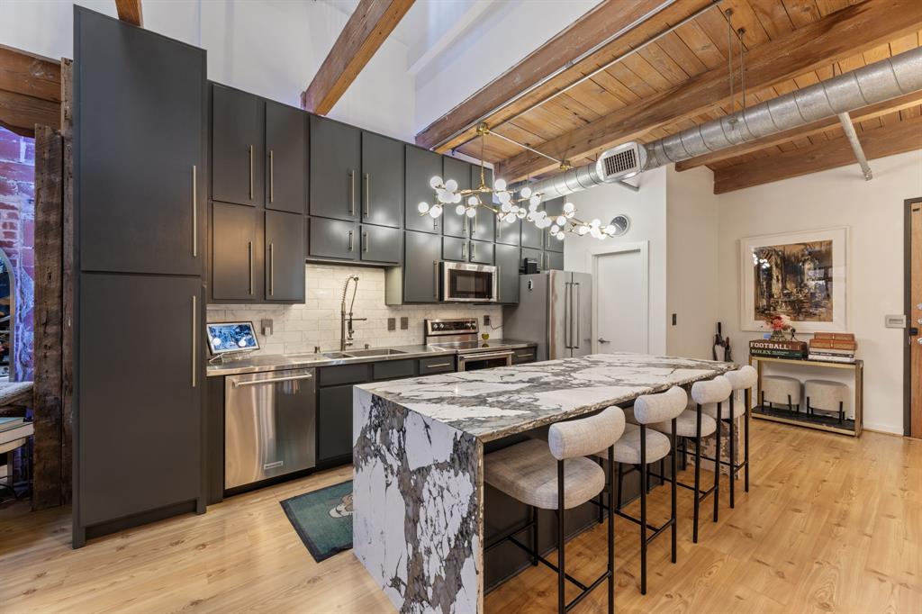 Elm Place Residences - Residential